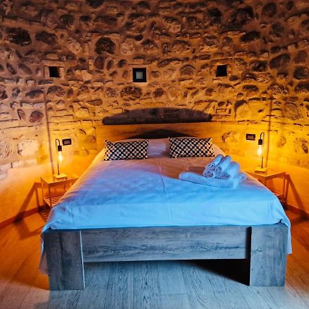Thomas' Castle Lägenhet Pozzolengo Exteriör bild