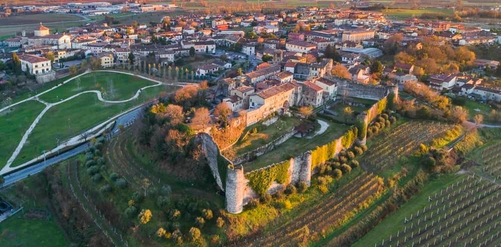 Thomas' Castle Lägenhet Pozzolengo Exteriör bild